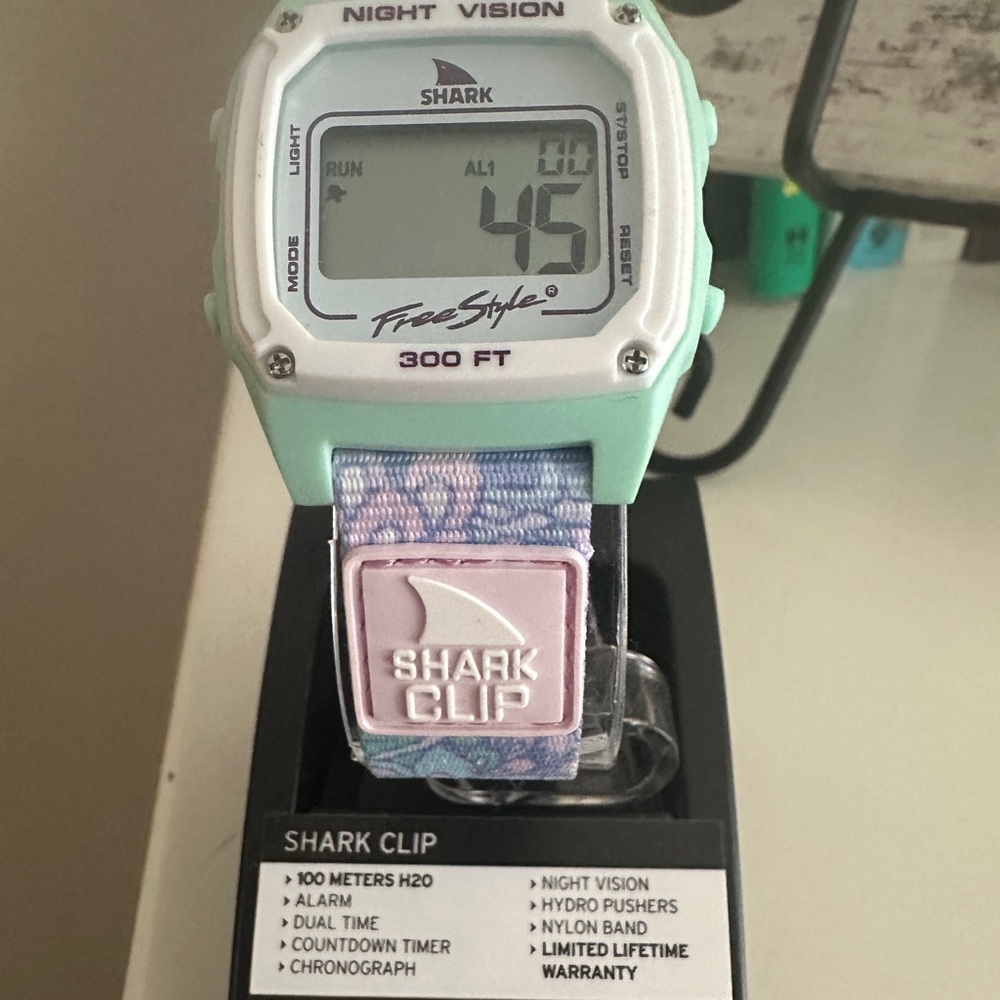 Watch, shark classic clip, mint parsley new without tags.. never worn